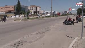 Adana'da hafif ticari araç ile otomobilin çarpıştığı kazada 4 kişi hayatını kaybetti, 4 kişi yaralandı. Adana Da Feci Motosiklet Kazasi Ibre 280 De Takili Kaldi Son Dakika Haberleri