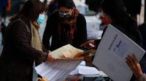La función de votaciones para las reuniones permite crear preguntas de encuestas de opción única o de opción múltiple para sus reuniones. Otlge8kjxwpfim