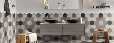 Parquet, stickers, béton ciré : Un Carrelage Facile D Entretien Dans La Salle De Bain