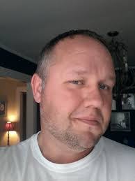 Kris Wiggins's Instagram, Twitter & Facebook