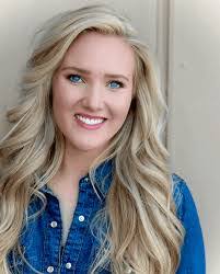 Kelly Neville's Instagram, Twitter & Facebook