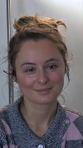 Another one from the archives. This was shot in Hamburg, in a very unfancy  apartment with no lights and apparently no hairbrush. Character choice, I  swear. Despite the DIY setup, I’m really happy with ...