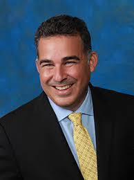 Leslie Levin's Instagram, Twitter & Facebook