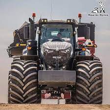 Pin By Aristoteles Dominguez Gonzalez On Landwirtschaft Tractor Decor Big Tractors Tractors