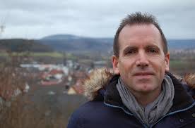 Das erste Windrad im Windpark Fuchsstadt steht bereits.