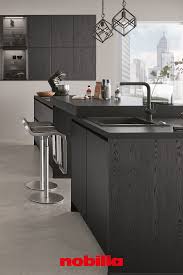 schwarze fronten mit stil dunkle kuchen moderne kuche kuchendesign