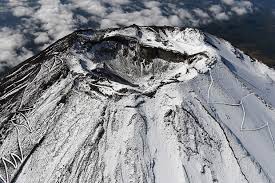 In Photos First Snow Of Season Hits Japan S Iconic Mt Fuji Åçç¹é1 4 Æ¯æ¥æ°è