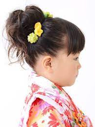 七五三3歳の女の子におすすめの髪型 ふわふわポニーテール 写真館 武蔵野創寫舘 ふわふわ ポニーテール 七五三 3歳 髪型 ふわふわ ヘアアレンジ