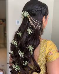 Instagram Alert Fresh Flower Hairstyles Super Pretty Ways To Use Flowers In Your Hair Witty Vows Bride Hairstyles Bridal Hair Buns Glamorous Hair
