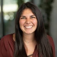 Danielle Martins's Instagram, Twitter & Facebook