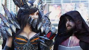 This years bilzzcon was so epic! Jessica Nigri Interviews Weird Gamer Guy And Other Fans At Blizzcon 2016 Youtube