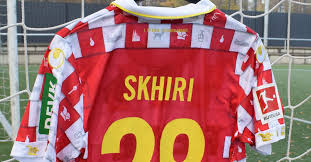 Das neue uhlsport karnevalstrikot vom 1. Getragenes Fastelovend Trikot Von 1 Fc Koln Profi Ellyes Skhiri