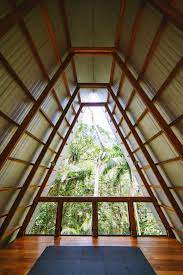It's an elevated cabin vacation with incredible views. Cabin On Stilts Deep Within A Brazilian Forest Digsdigs