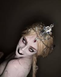 Here is my costest for Sadie Adler, with short hair of course 😂 my hair  isn't quite long enough for her braid as of yet I hope you all love RDR2 as