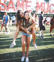 Instagram Photo By Meredith Foster Apr 18 2016 At 11 27pm Utc Friend Photoshoot Friends Photography Best Friend Photography