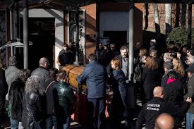 Check spelling or type a new query. Forges Es Incinerado En El Cementerio De La Almudena De Madrid Noticias De Cultura En Diario De Navarra
