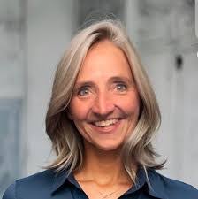 Jeri Cameron's Instagram, Twitter & Facebook