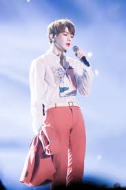 File:Kang Daniel at Wanna One Premiere Show Concert in August 2017 03.jpg