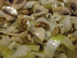 Salade Endives Noix Champignons Au Bleu Recette Ptitchef Recette Salade Endive Endives Salade Endives Noix