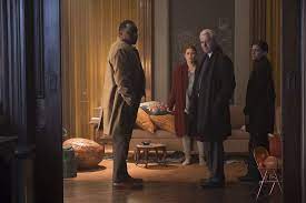 Confined to her home by agoraphobia, a psychologist becomes obsessed with her new neighbors — and solving a brutal crime she witnesses from her window. Bild Zu Gary Oldman The Woman In The Window Bild Amy Adams Brian Tyree Henry Gary Oldman Jeanine Serralles Filmstarts De