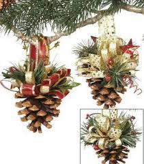 Guirlande que vous pouvez faire pour saint valentin ou pour le noel. Decorations De Noel Avec Les Pommes De Pin 20 Idees