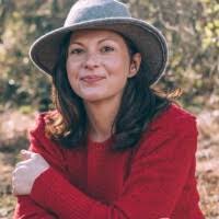 Tamara Bedford's Instagram, Twitter & Facebook