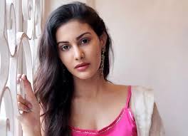 Amyra dastur is an indian actress, work works in hindi films and also starred in amyra's sizzling hot photoshoots for gq and fhm magazine made much buzz. Bombay Hc Issues Ad Interim Relief In Amyra Dastur S Defamation Case Against Luviena Lodh Says She Tried To Walk A Path Of Dignity Grace And Positivity Bollywood News Bollywood Hungama