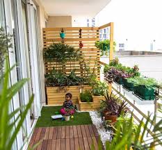 Blumenwand Fur Balkon Oder Terrasse Bauen 2 Anleitungen In 2020 Kleiner Balkon Garten Kleine Balkone Blumen Wand