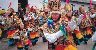 Pin By Vanessa Anderson On Cultural Shapes And Patterns Peruvian Art Carnival Design Berlin Beer Festival