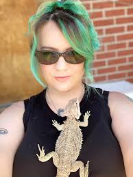 What are the best feeders and how to control humidity for bearded dragons  in Wisconsin?