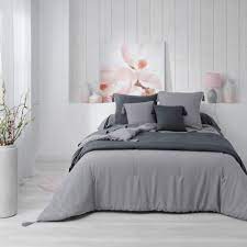 Splendide dessus de lit en véritable fourrure de lapin teinté gris chiné. Couvre Lit Matelasse Dune 220x240cm Gris