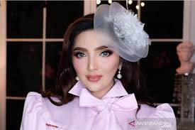 Suteng ungkap chat ashanty ke dirinya yang menyuruhnya stop membela keluarga asix di sosmed. Keluarga Ashanty Positif Covid 19 Antara News