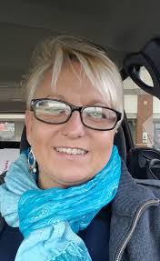 Karen Milliner's Instagram, Twitter & Facebook