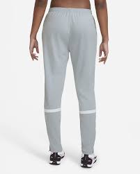 Check spelling or type a new query. Nike Dri Fit Academy Damen Fussballhose Nike De