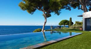 Carrelage Vert Pour Piscine Inspiration Bali Une Exclusivite En Gres Cerame A Nice 06 Alpes Maritimes Vente De Carrelage Et Margelles De Piscine A La Seyne Sur Mer Caro Styl