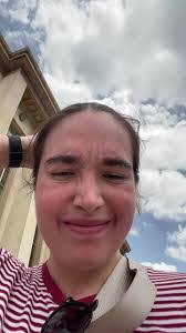 April Hewett's Instagram, Twitter & Facebook