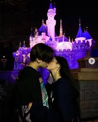 Charli D Amelio And Chase Hudson In 2020 Cha Cha Boy Celebrities Relationship Goals Teenagers