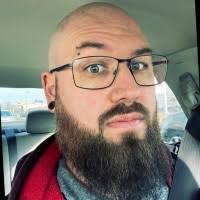 Aaron Linde's Instagram, Twitter & Facebook