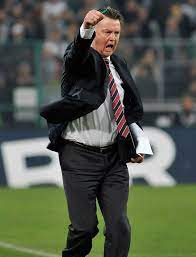 The name of van gaal, who was national coach of orange between 2000 and 2001 and from 2012 to 2014, has fallen in recent days in discussions about the possible successor of the departed frank de boer. Jubel Bei Bayern Trainer Louis Van Gaal Foto Bild Sport Ballsport Fussball Bilder Auf Fotocommunity