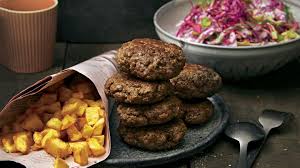 Eigentlich Macht Man Den Krautsalat Mit Weisskohl Aber In Der Kuche Und Im Leben Gilt Durch Kleine Anderungen Wir Lebensmittel Essen Einfache Gerichte Rezepte