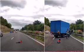 You're free to use this song in any of your videos, but you must. Myvi Berlumba Langgar Civic Dan Budak Tu Tercampak Keluar Daripada Kereta Pemilik Dashcam Beri Penjelasan Gempak