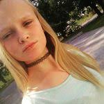 Danielle Headrick's Instagram, Twitter & Facebook