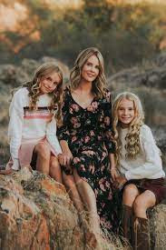 Family Pics Family Photoshoot Outfits Fall Family Photo Outfits Family Photo Outfits