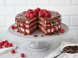 Ich zeige euch, wie ihr diese wunderschöne kitkat torte backen könnt. Kitkat Torte Ganz Einfach Selbstgemacht Einfach Backen