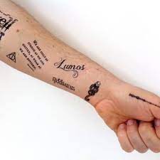 26 Harry Potter Wedding Ideas That Even Muggles Will Love Harry Potter Wedding Tattoos Nerd Wedding