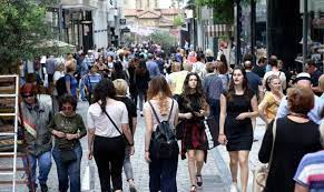 Ανοιχτά μπορούν να είναι, προαιρετικά, σήμερα, κυριακή, 24 ιανουαρίου 2021, σούπερ μάρκετ και λιανεμπόριο και οι επιχειρηματίες περιμένουν να συνεχιστεί και σήμερα, η αυξημένη επισκεψιμότητα. Deite Poies Kyriakes Toy 2020 Einai Anoixta Magazia Pellanews