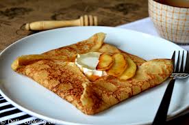 Crepes Bretonnes Au Chevre Et Aux Pommes Au Caramel Au Beurre Sale Del S Cooking Twist Recipe Caramel Recipes Caramel Apples Salted Caramel