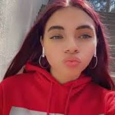 Joanne Speer's Instagram, Twitter & Facebook