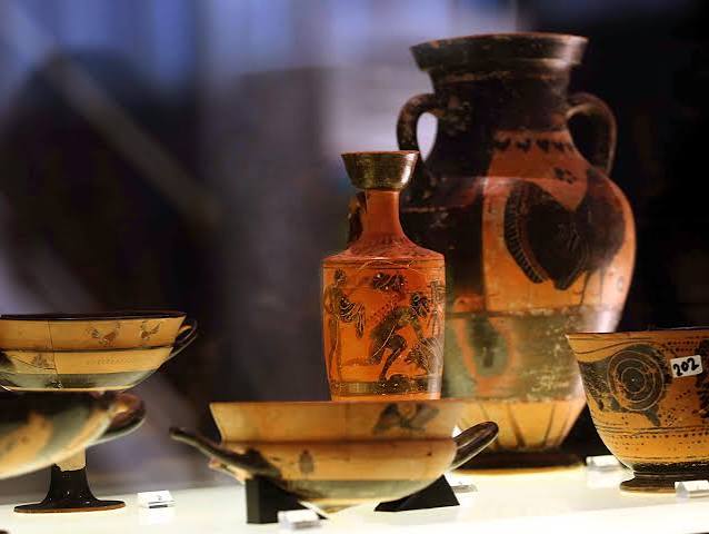 Israel returns 22 stolen ancient artefacts to Greece | Arts and Culture  News | Al Jazeera