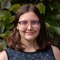 Sara Hegg's Instagram, Twitter & Facebook